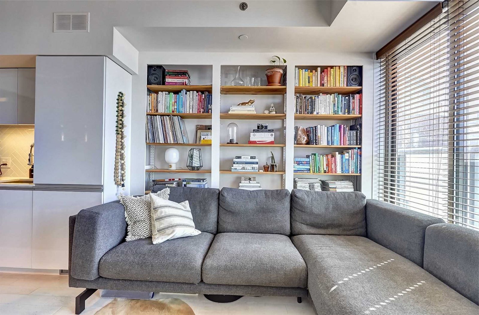 装修案例现代简约风格室内装修效果图-客厅沙发 装修案例现代简约风格室内装修效果图-客厅沙发