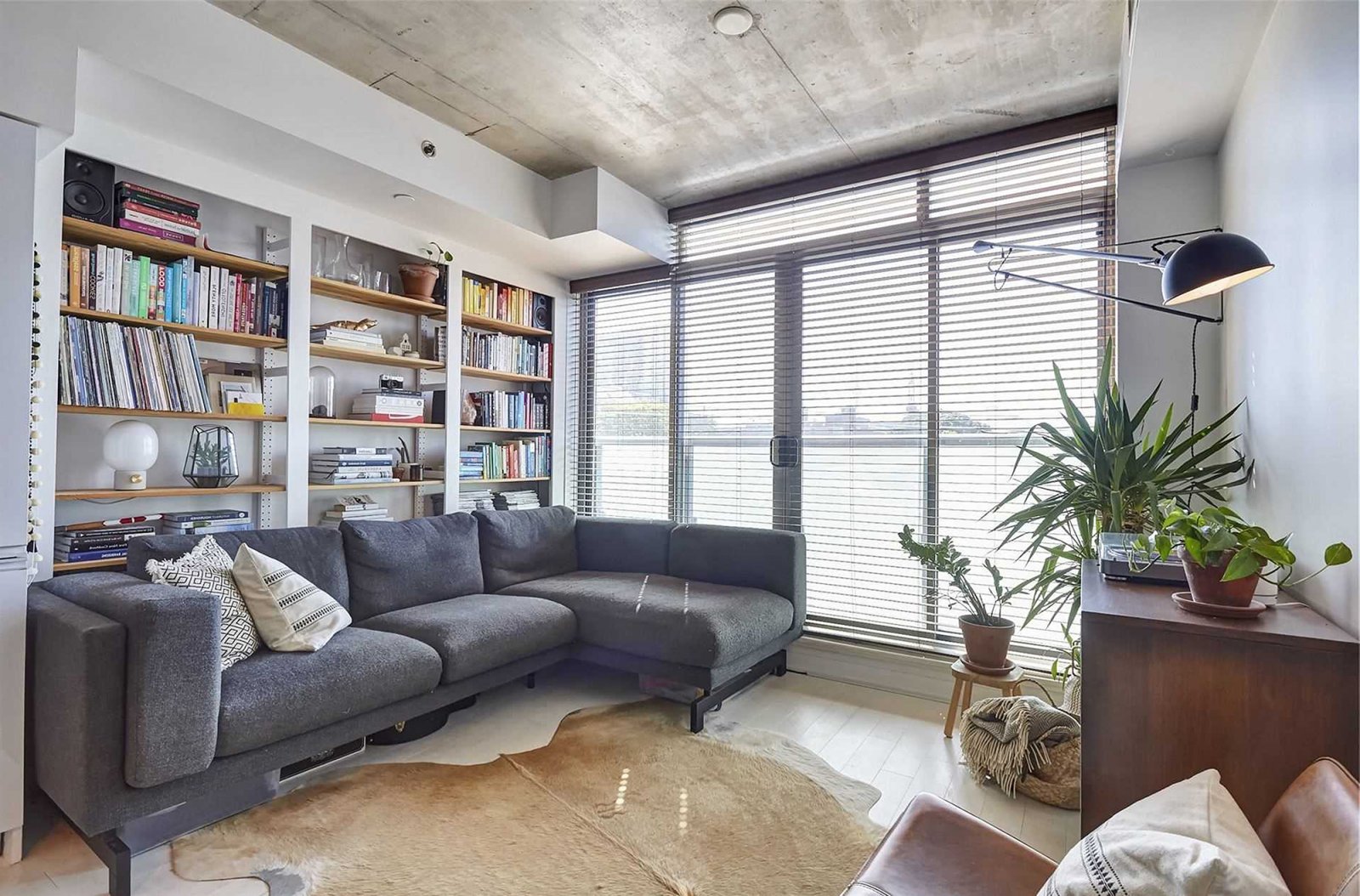 装修案例现代简约风格室内装修效果图-客厅 装修案例现代简约风格室内装修效果图-客厅