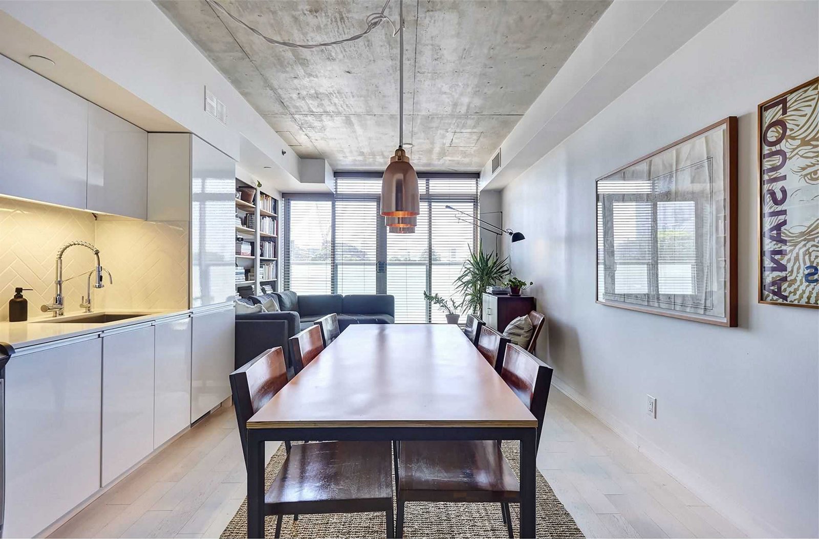 装修案例现代简约风格室内装修效果图-餐厅 装修案例现代简约风格室内装修效果图-餐厅